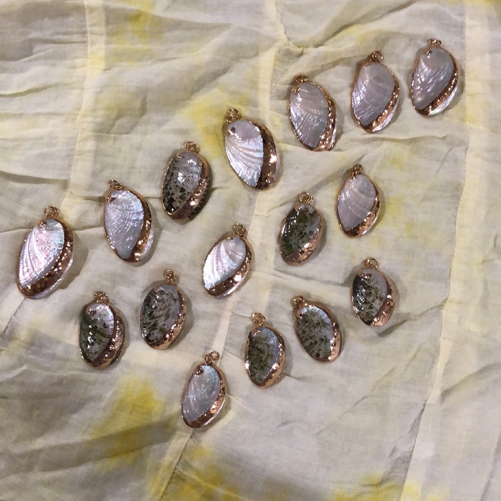 Shell Pendants - Picture 5 of 10